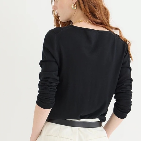 New J Crew Halle crewneck sweater
Item BJ593 - Picture 2 of 4